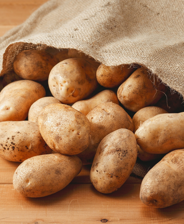 Patatas recién cosechadas de cultivo local – Verduras Pitarch